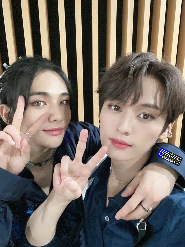 Taek-Jae-Jin Biased — Lee Know & HyunJin (Stray Kids) M!Countdown Selca