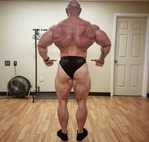 arpeejay:  jhfic1:  needsize: James Koepsell “Ha ha, naw, they don’t call me the Kid no more.”  Wow! Awesome back! Also: Although James Koepsell featured this pic on his Instagram account, it’s actually his friend Ty Young, NOT Koepsell. 
