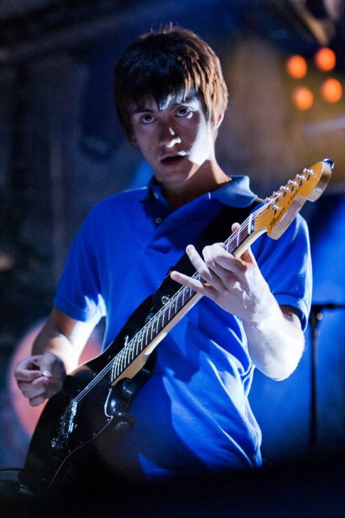 arcticmunkeez:  Alex Turner, Arctic Monkeys live @ Ferrara Sotto Le Stelle, Italy - 2007ph. Luca Gav