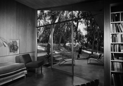 ofhouses: 826. Kemper Nomland & Kemper Jr. Nomland /// Case Study  House 10 /// Pasadena, California, USA /// 1947 (Photos: © Julius Shulman. Source: The Getty Research Institute, Julius Shulman Archive.) 