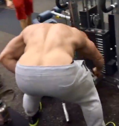manrumpsxxx:  Follow Me For The Sexiest Rumps On Tumblr