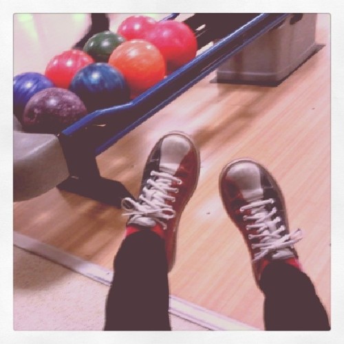 Change high heels for fun! #bowling #qualitytime #life #colourful #sport #spare