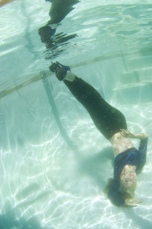 asplashofglam:Sidney taking a swim… soon to be posted on http://asplashofglamour.com