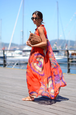 n-udo:  m-elonadee:  fashion-makes-us-fly:  more fashion &amp; street style here  Follow for similar posts.  in love with that dress 