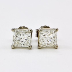 perryssouthpark:  Princess Cut Diamond Stud