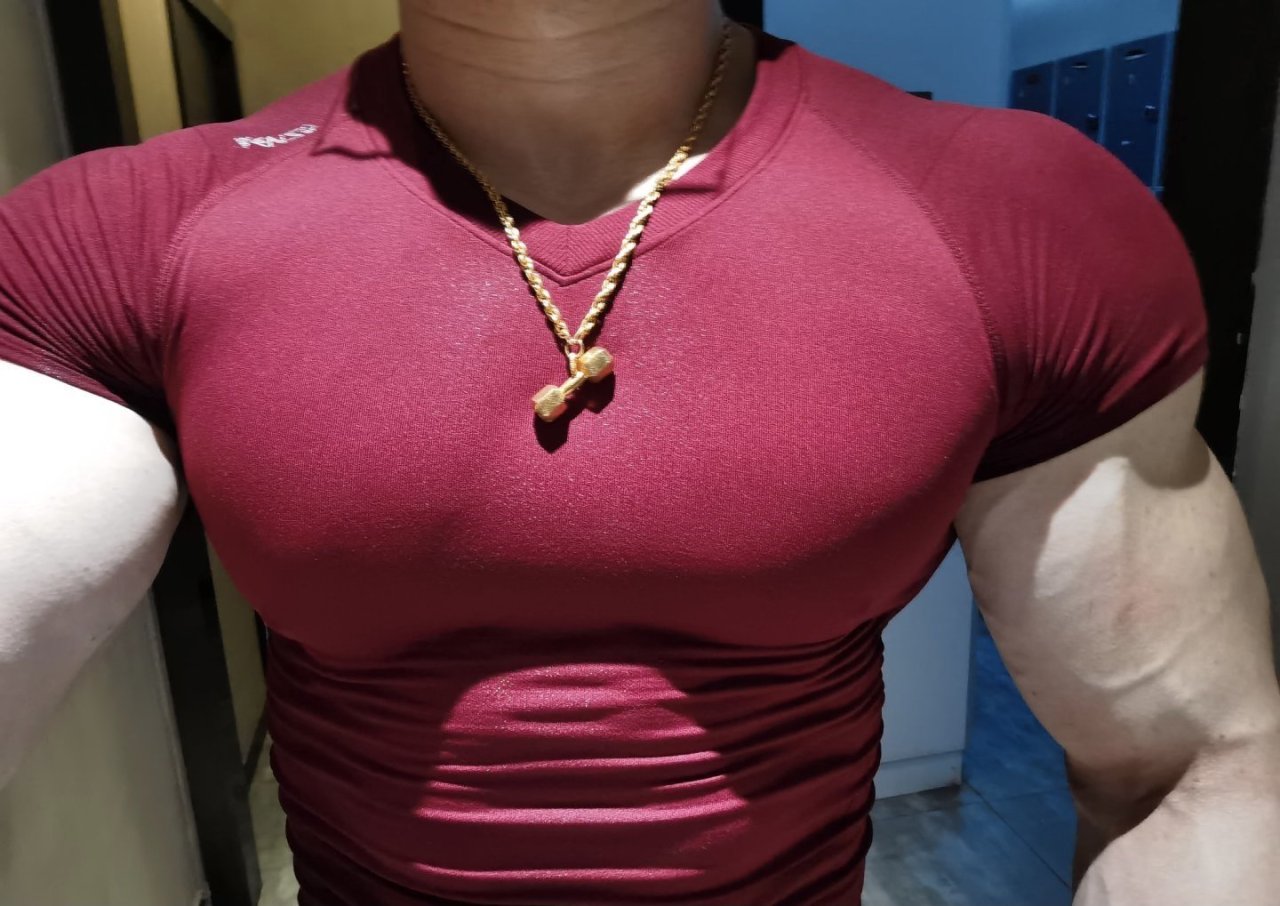 androphilestuff:&ldquo;Come on, have a squeeze. I know you want to.&rdquo;
