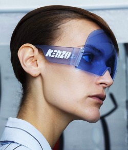 rovrsi:  backstage at Kenzo S/S 2015