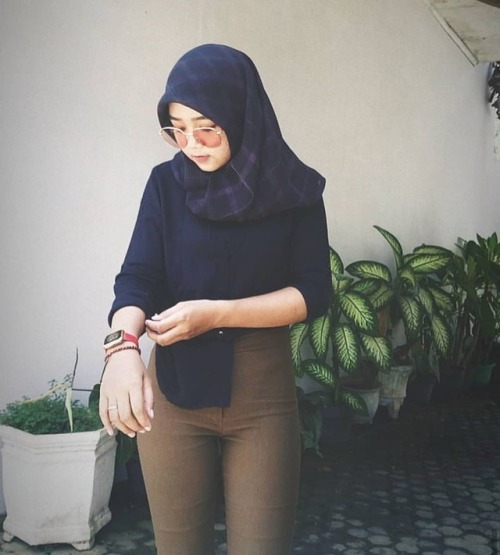 Repost from @hijabcantikz @TopRankRepost #TopRankRepost Mau di repost like semua foto lalu kirim aja