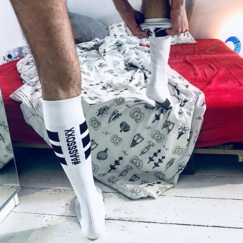 aasssoxx:Night night. #AASSSOXX #gaypoland #gay #gayfetish #gaysocks #whitesocks #instagay #instahom