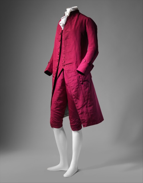 marzipanandminutiae:history-of-fashion:1770-1780 Suit (probably British)wool, silk, cotton(Metropoli