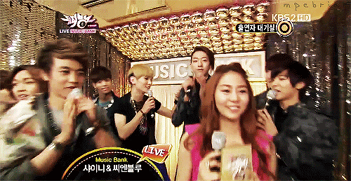 cndrgt-blog-blog:  I miss CNBLUE-SHINee moments T^T 