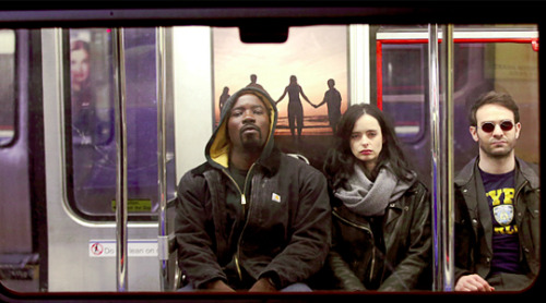 hybridlantern1701:  netflixdefenders:   Mike Colter, Krysten Ritter, Charlie Cox filming Marvel’s ‘The Defenders’ on February 10, 2017 in New York City.  Can’t wait for The Defenders!!