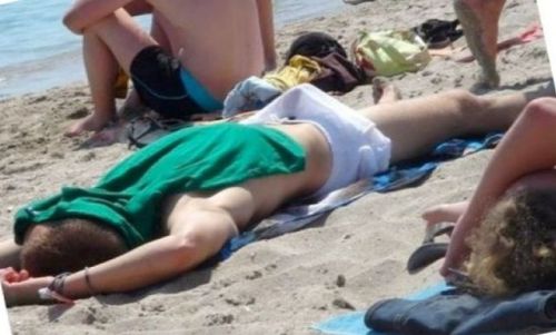 embarrassedmale: You sleep at the beach and this is the risk you take… if you’re a guy 