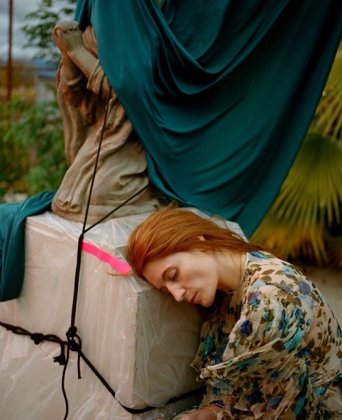 XXX fatmdaily:Florence Welch outtakes photographed photo