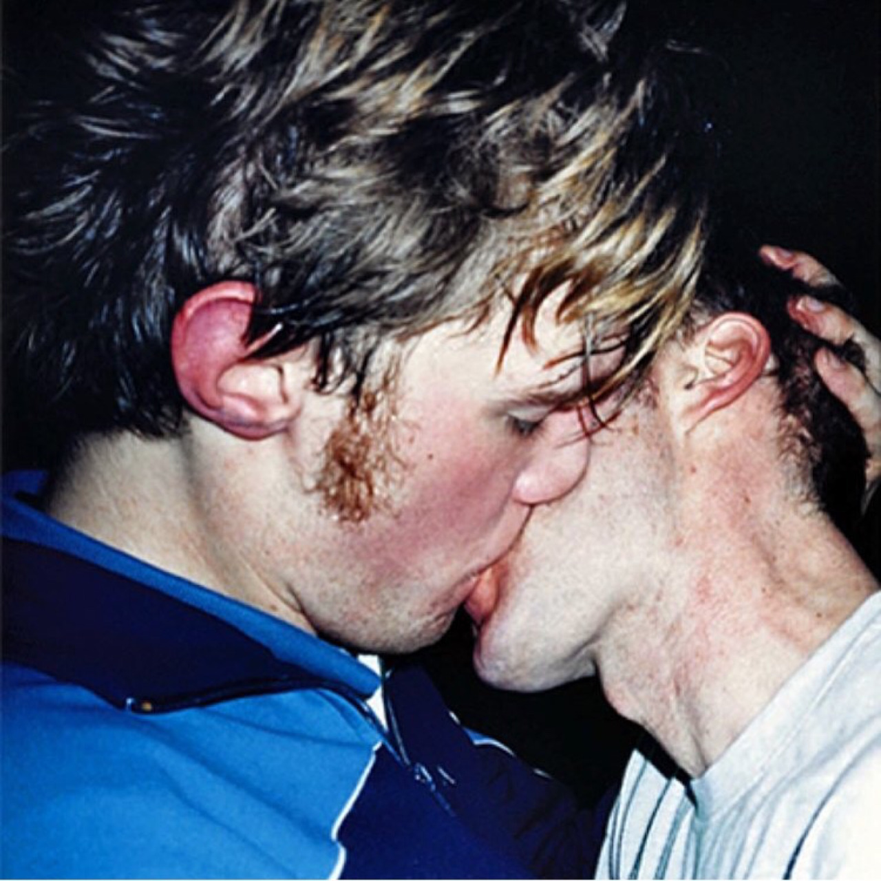 KISS ME  THRILL ME 