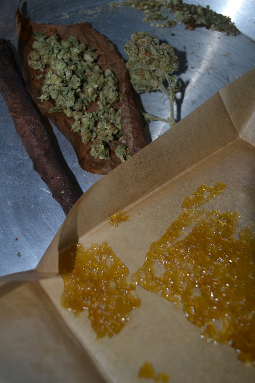 phatdabs:  Phat wood sesh n some shatter. Both cannabis and concentrates are deathstar