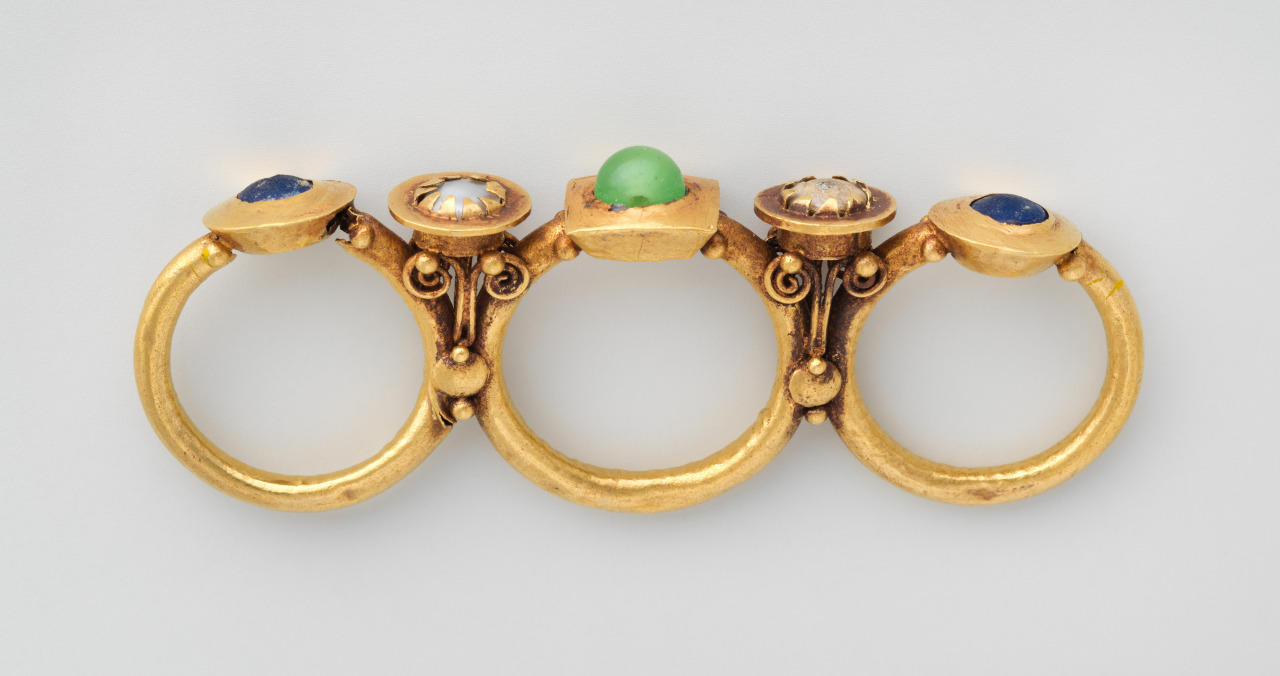 ancientpeoples:
“ Gold three-finger ring
Roman Syria, 3rd–4th century A.D., Late Imperial or Late Antique
This ring exemplifies a flamboyant type of costume jewelry that was especially popular in the eastern half of the Roman Empire. The three finger...