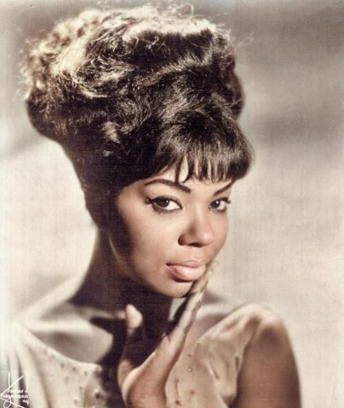 MARY WELLS | VINTAGE BLACK GLAMOURSinger Mary Wells (colorized edition). Original photo by James Kri