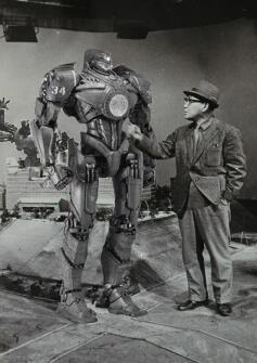 uwagoto:  degchiron: Eiji Tsuburaya meet GIPSY