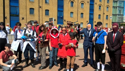 iloveteamfortresstoo: TF2 cosplay pics from MCM Expo! The BLU Spy tried to get revenge on me for giv