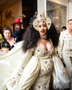 Aishwaryaraii: Cardi B Just Slayed For Her First Red Carpet Debut On Met Gala 2018