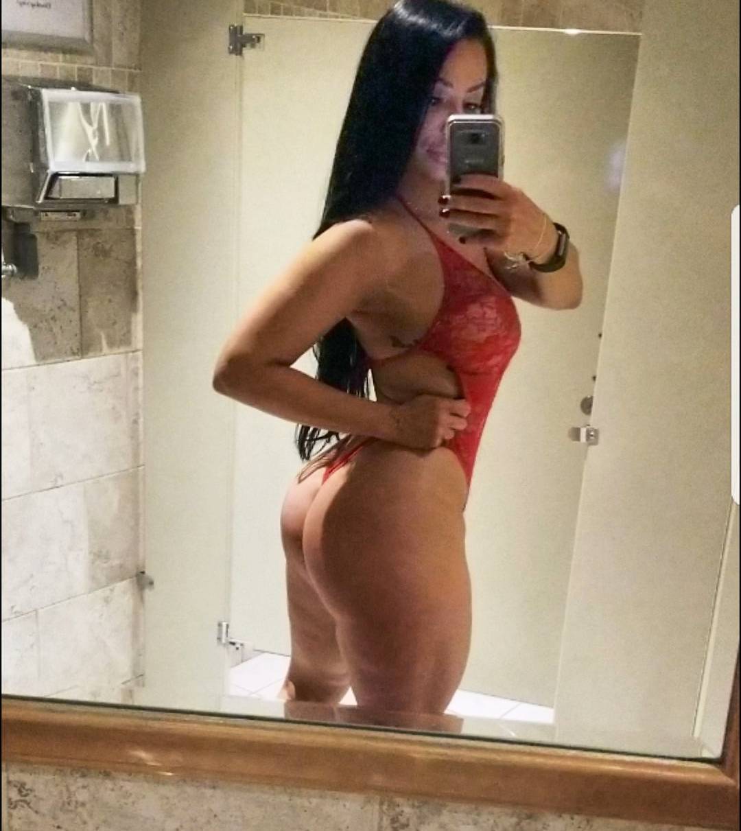 stripper-locker-room:  https://www.instagram.com/thatgirlme/