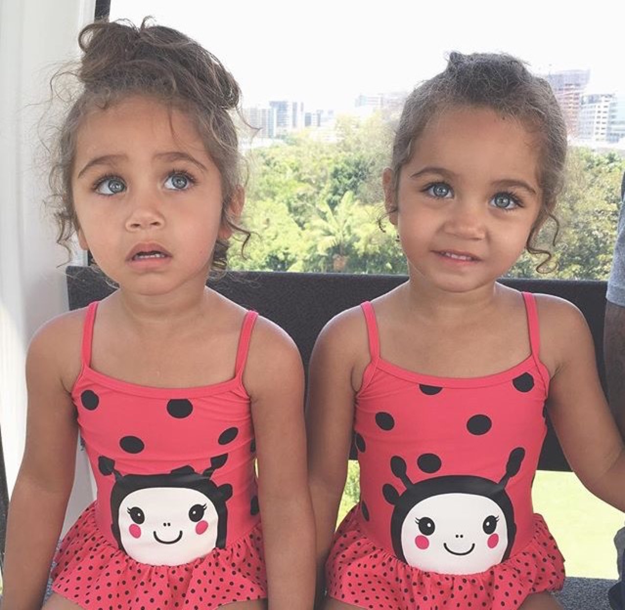 aliensflow:  AWN KERO 👭❤️
