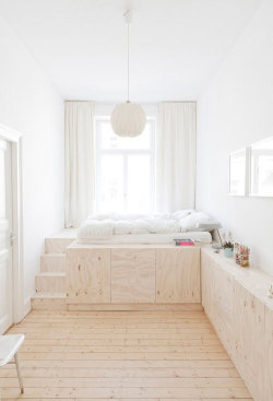 generalstrangers:  A SMALL BUT BRIGHT APARTMENT IN GERMANY 