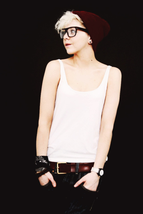 dyke-lesbian-andro-queer-photos:  -