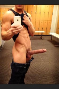 tightholebigdick:  http://tightholebigdick.tumblr.com/ 