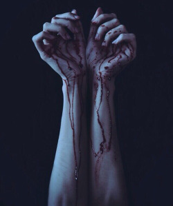 tasirosella:  Blood.. on We Heart Ithttp://weheartit.com/entry/112656110/via/mawa97