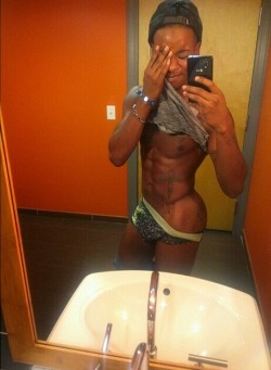 iloveazz89:www.iloveazz89.tumblr.com   To submit pics send them to KIK: TOPJERZEE or email them to topjerzee@yahoo.com. 