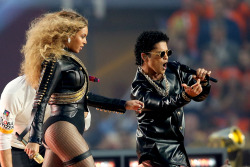 celebritiesofcolor:  Bruno Mars and Beyonce perform during the Pepsi Super Bowl 50 Halftime Show at Levi’s Stadium on February 7, 2016 in Santa Clara, California  