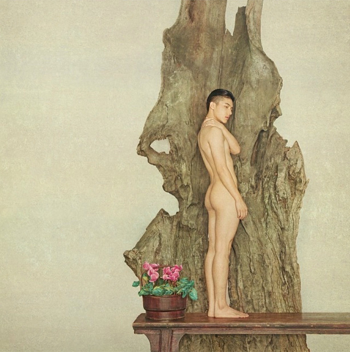 artoffreddieniem-blog:  【新文人美男摄影】国画工笔式PS；独此一家。选自中国摄影诗人@布法罗的树孙郡 