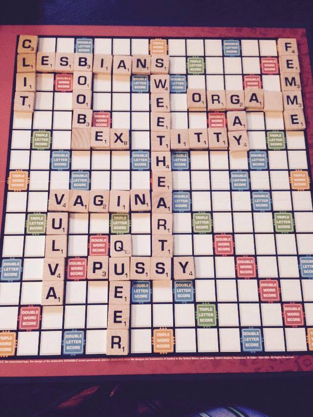 lesbian-sweethearts:  How Lesbians Play Scrabble 