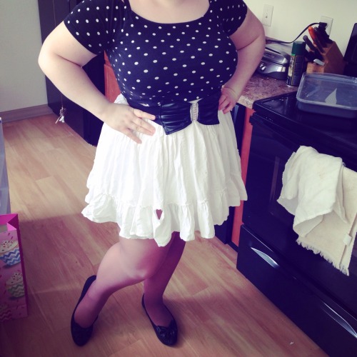 isthatwhatyoumint:  i’m going out to a draw jam tonight, so i thought i’d make myself look cute!