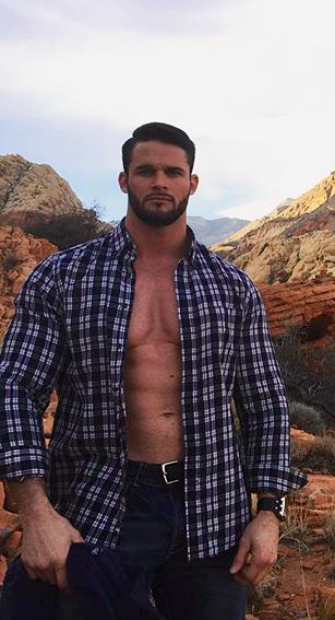 edcapitola:  puffys-tickle-gigglegaz: gotwide: Wesley Durden Mmm, help doc, tickles when you give me squeaky kisses on  the giggleGaz.  Without a doubt - he’s a MASSIVE STUD. Follow me at https://edcapitola.tumblr.com