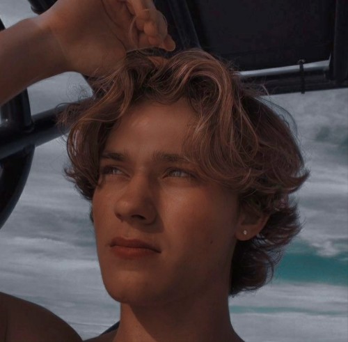 FINNICK ODAIR AS A VAMPIRE WITH A LIE DETECTION GIFT