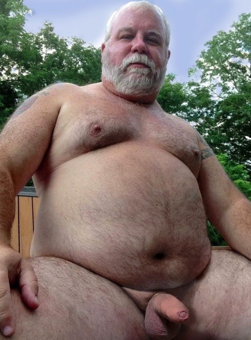 sr-snorlax:“A man liked by many lonely men” Nice