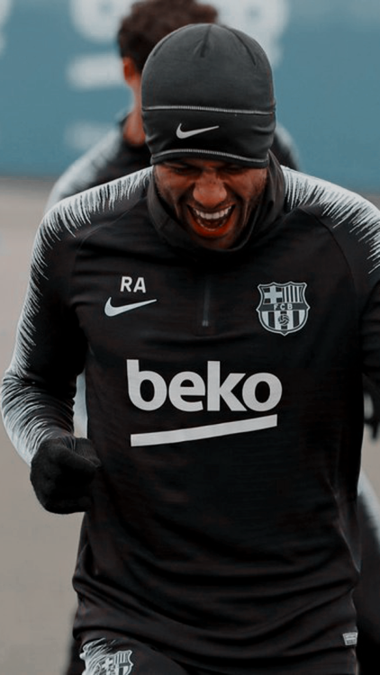 Lockscreens: Rafinha Alcantara || asked by anon