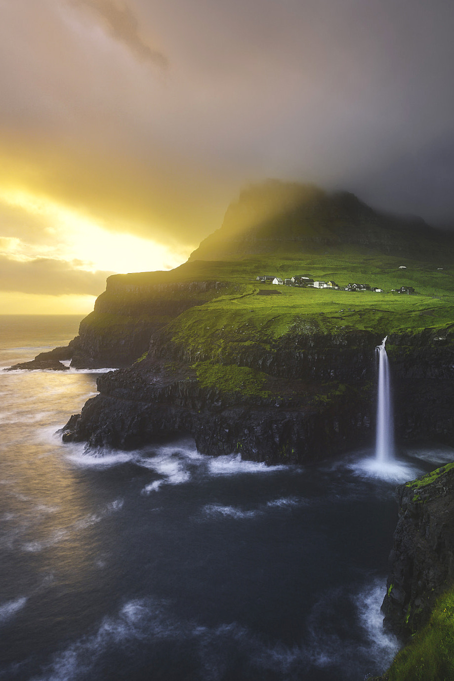 lsleofskye:  Gasadalur Sunset | Cuma Cevik