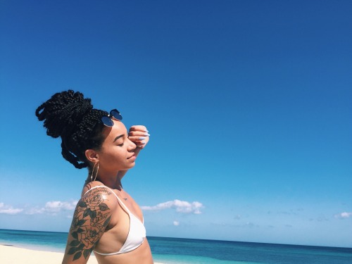 2jam4u:  blackout ft. the versitility of black hair