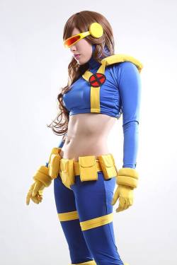 superheropinups:  Quality Cosplay ThursdayCyclops