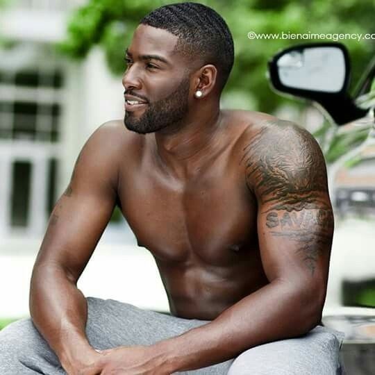 blackandwhiteandwhatever:  Male perfection 