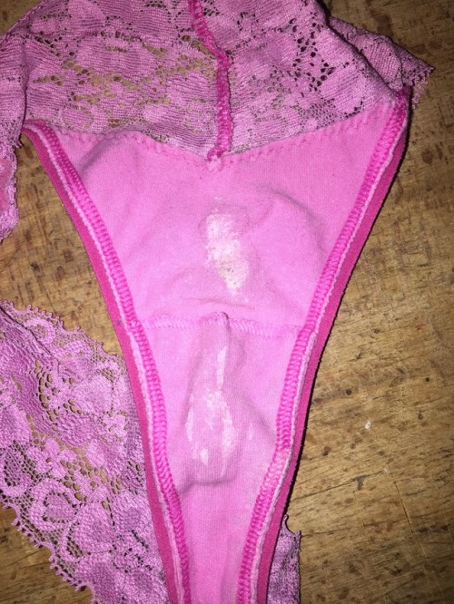 soixanteheuf:You can see where my clit has been rubbing on my panties, smell a little of piss, who l