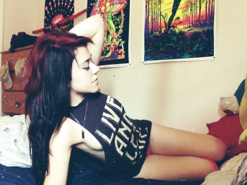 saintsandsinnerz:  I have the house to my self time to run around in my underwear. 👌