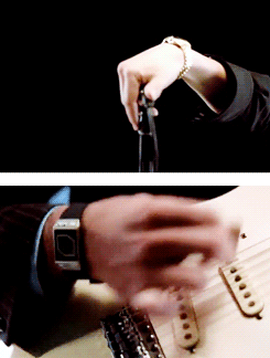 korninatoharuichi:  Reptilia + hands 