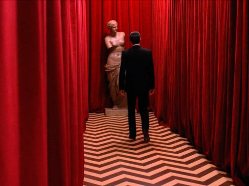 zephyrinthesky:Some of your friends are here.A walk through the Black Lodge.Twin Peaks. Season Two. 