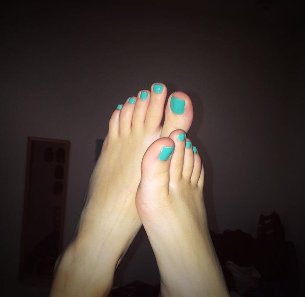 feetrneat:  my_own_two_feet