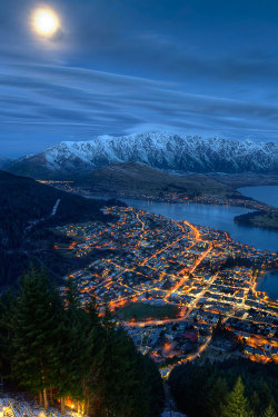 earthyday:  Queenstown Overlook © Cliff Baise  